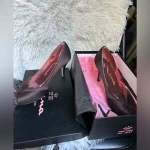 Nina brand Mid-heel, classic Dark Chocolate color Size 7 1/2 Womens